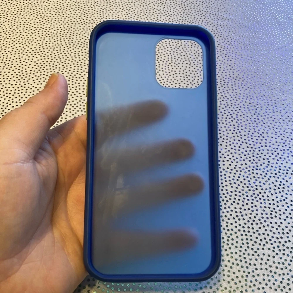Case - iPhone 12/ 12 pro (6.1” screen ) x1 IP 12